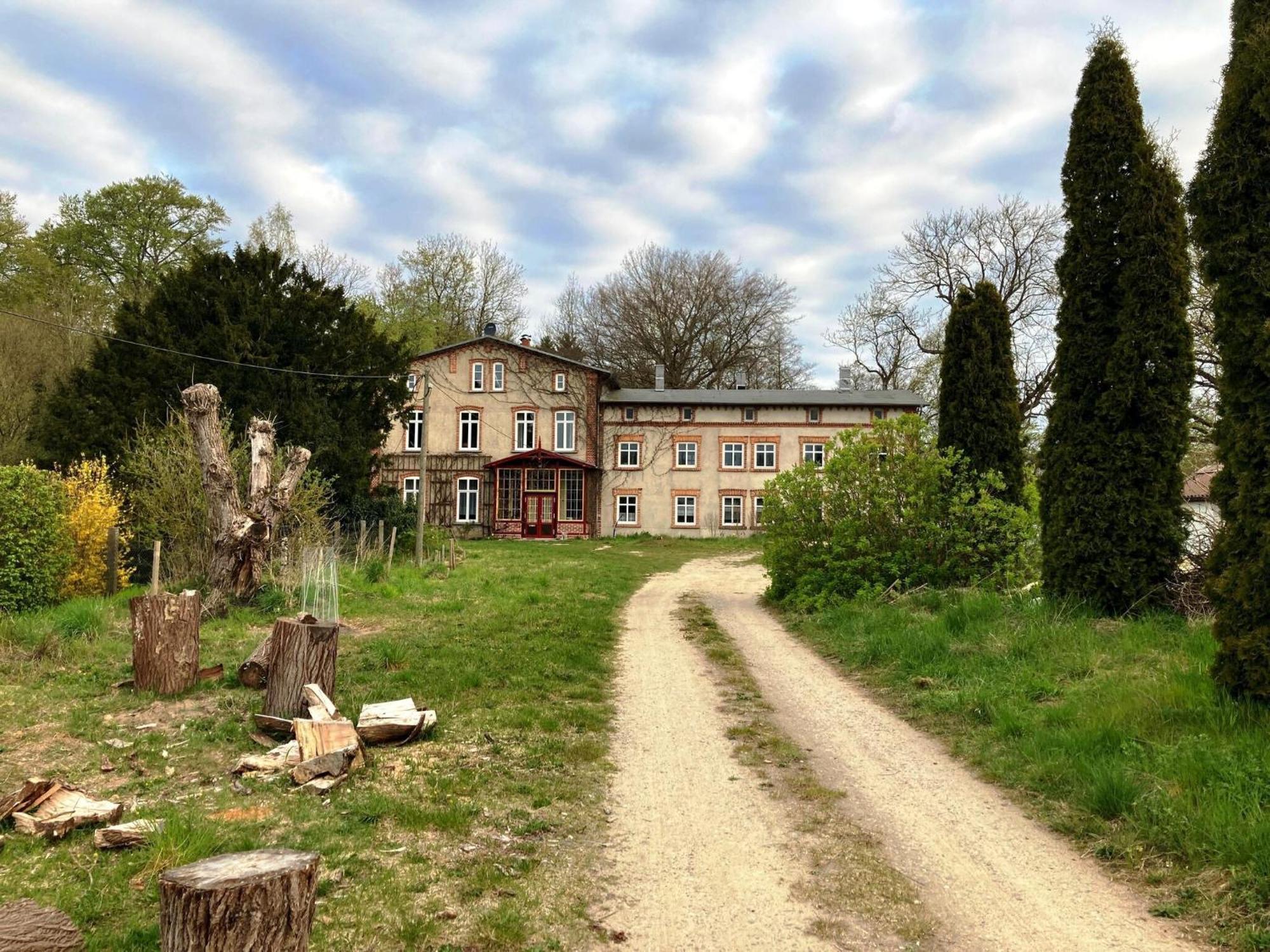 Ferienwohnung Im Gutshaus Alt Krassow Inmitten Der Natur Lalendorf Екстериор снимка